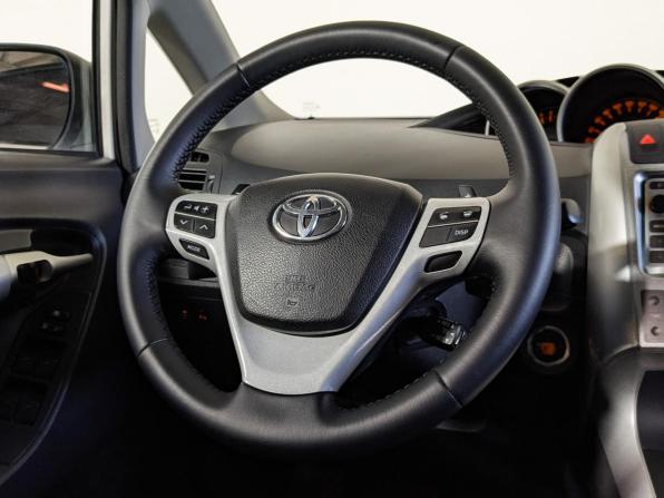 Toyota Verso I с пробегом 2011 года, цена 1 099 500 рублей, 253000 км, компактвэн, Автокод Объявления