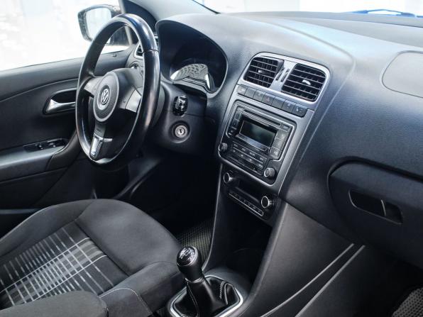 Volkswagen Polo V Рестайлинг с пробегом 2015 года, цена 1 020 000 рублей, 116687 км, седан, Автокод Объявления