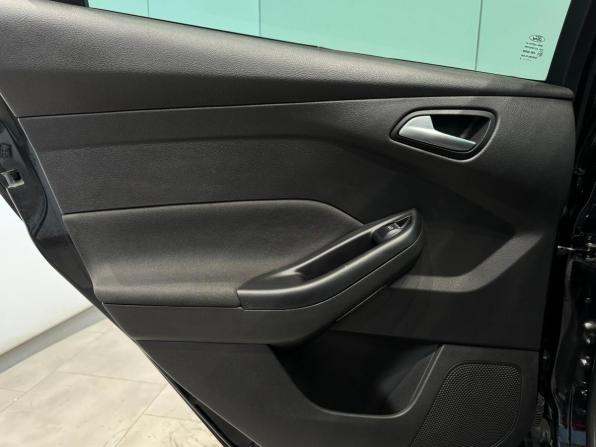 Ford Focus III Рестайлинг с пробегом 2016 года, цена 1 350 000 рублей, 137889 км, хэтчбек, Автокод Объявления