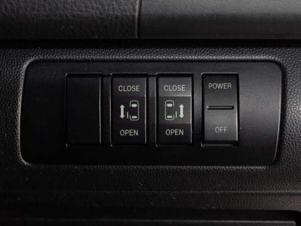 Mazda MPV III (LY) с пробегом 2008 года, цена 1 260 000 рублей, 200939 км, компактвэн, Автокод Объявления