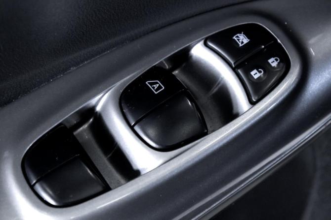 Nissan Juke I с пробегом 2012 года, цена 899 000 рублей, 186565 км, внедорожник, Автокод Объявления