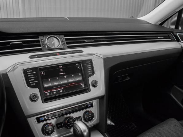 Volkswagen Passat B8 с пробегом 2015 года, цена 1 710 000 рублей, 143568 км, седан, Автокод Объявления