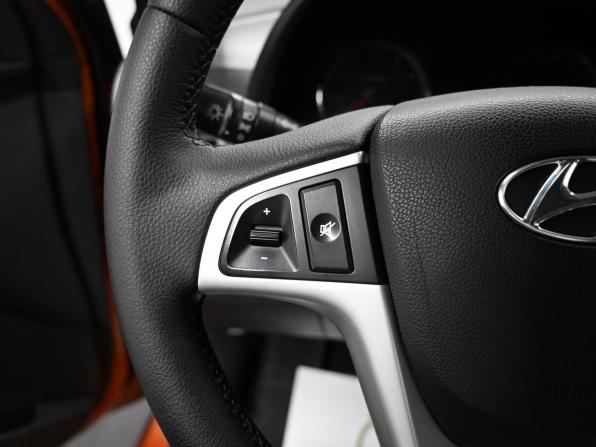 Hyundai Solaris I Рестайлинг с пробегом 2015 года, цена 775 000 рублей, 192732 км, хэтчбек, Автокод Объявления