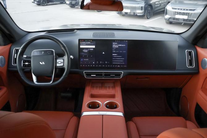 Li Auto (Lixiang) L7 I Рестайлинг с пробегом 2025 года, цена 7 328 000 рублей, 14801 км, внедорожник, Автокод Объявления