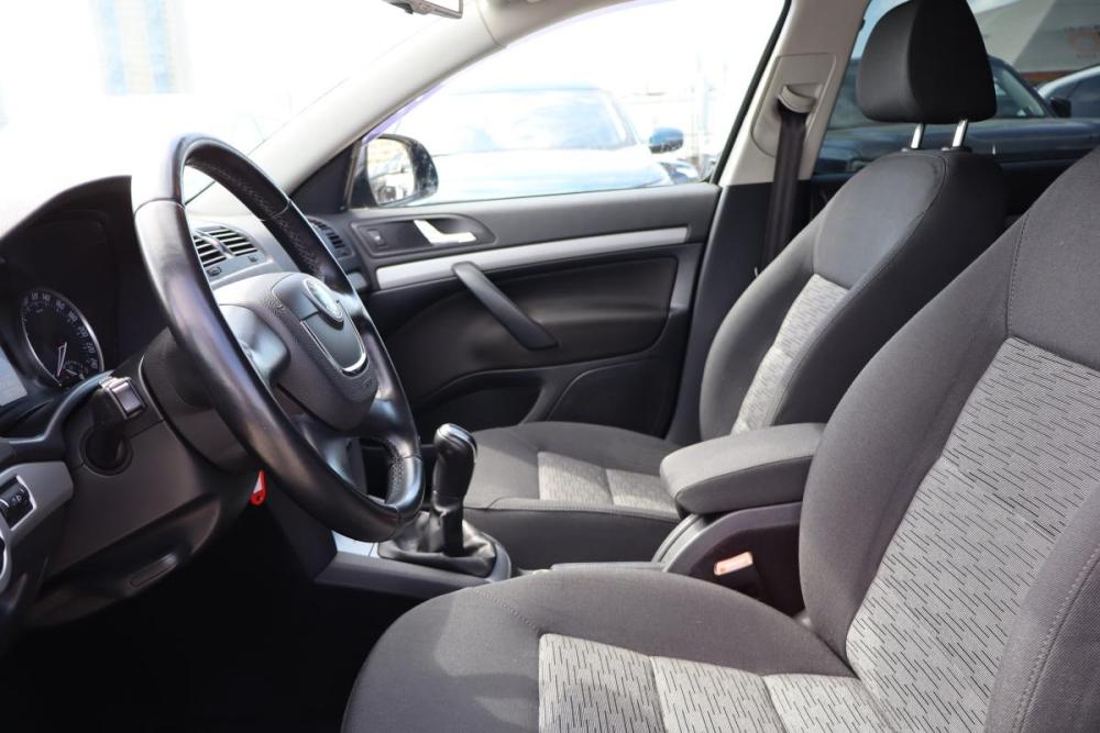 Skoda Octavia II (A5) Рестайлинг Санкт-Петербург  - изображение 8