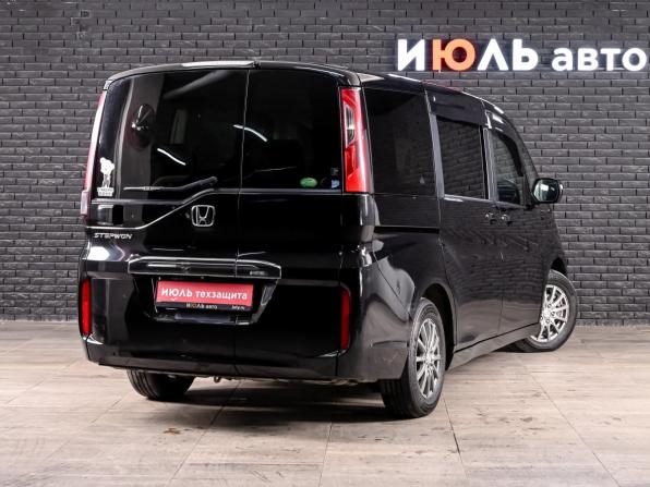 Honda Stepwgn V с пробегом 2015 года, цена 1 530 000 рублей, 153606 км, минивэн, Автокод Объявления
