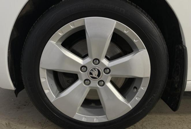 Skoda Rapid I с пробегом 2015 года, цена 1 050 000 рублей, 94036 км, лифтбек, Автокод Объявления
