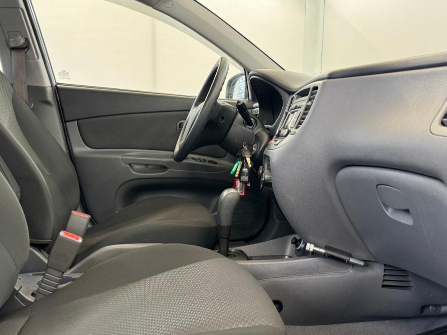 Kia Rio II Москва  - изображение 11