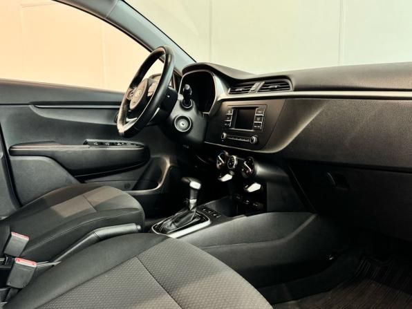 Kia Rio IV Рестайлинг с пробегом 2021 года, цена 1 479 000 рублей, 140000 км, хэтчбек, Автокод Объявления