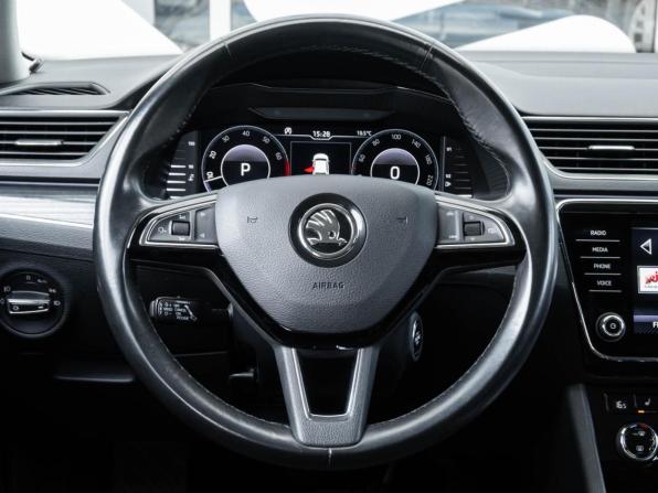 Skoda Superb III Рестайлинг с пробегом 2019 года, цена 2 500 000 рублей, 147478 км, лифтбек, Автокод Объявления