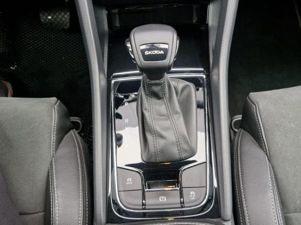 Skoda Karoq I с пробегом 2020 года, цена 2 200 000 рублей, 95920 км, внедорожник, Автокод Объявления