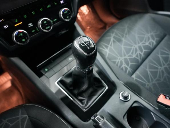 Skoda Octavia III (A7) Рестайлинг с пробегом 2019 года, цена 1 696 000 рублей, 145000 км, лифтбек, Автокод Объявления