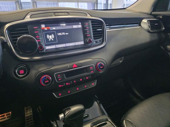 Kia Sorento III Prime Рестайлинг с пробегом 2018 года, цена 3 300 000 рублей, 192263 км, внедорожник, Автокод Объявления