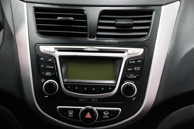 Hyundai Solaris I с пробегом 2013 года, цена 665 650 рублей, 324284 км, седан, Автокод Объявления