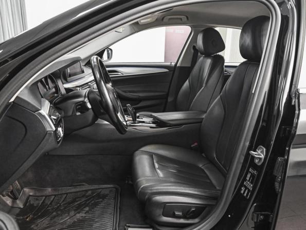 BMW 5 серии VII (G30/G31/G38) с пробегом 2019 года, цена 2 668 000 рублей, 240053 км, седан, Автокод Объявления