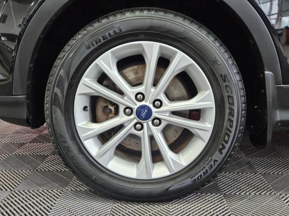 Ford Kuga II Рестайлинг с пробегом 2017 года, цена 1 649 000 рублей, 129683 км, внедорожник, Автокод Объявления