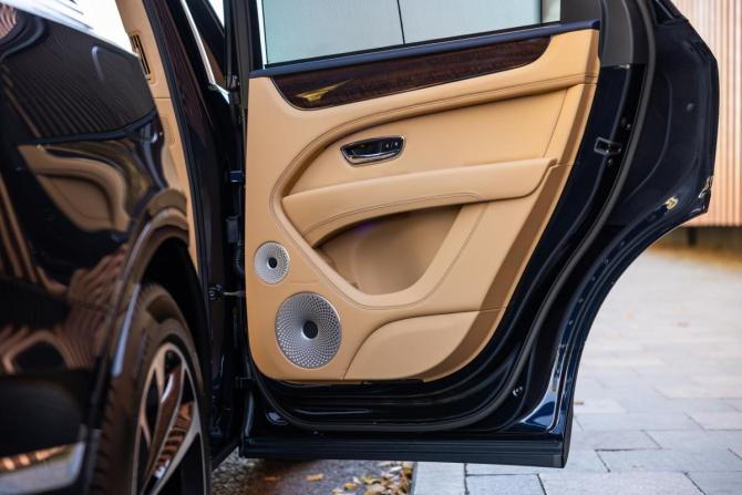 Новый Bentley Bentayga I Рестайлинг 2025 года, цена 42 700 000 рублей, внедорожник, Автокод Объявления