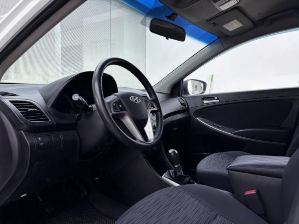 Hyundai Solaris I с пробегом 2014 года, цена 920 000 рублей, 129381 км, седан, Автокод Объявления
