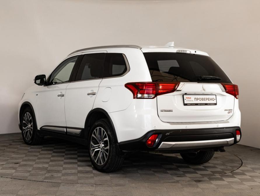 Mitsubishi Outlander III Рестайлинг 2 Санкт-Петербург  - изображение 7