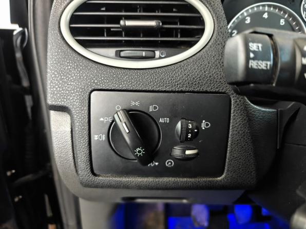 Ford Focus II с пробегом 2006 года, цена 349 000 рублей, 207568 км, хэтчбек, Автокод Объявления