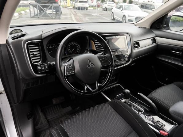 Mitsubishi Outlander III Рестайлинг 2 с пробегом 2018 года, цена 1 878 000 рублей, 177698 км, внедорожник, Автокод Объявления