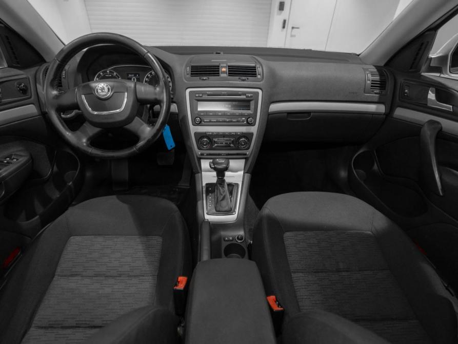 Skoda Octavia II (A5) Рестайлинг Москва  - изображение 8