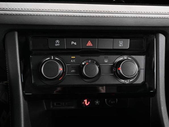 Jetta VS5 I Рестайлинг с пробегом 2023 года, цена 2 329 000 рублей, 38667 км, внедорожник, Автокод Объявления