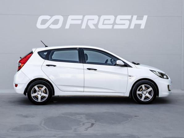 Hyundai Solaris I с пробегом 2012 года, цена 705 000 рублей, 236414 км, хэтчбек, Автокод Объявления