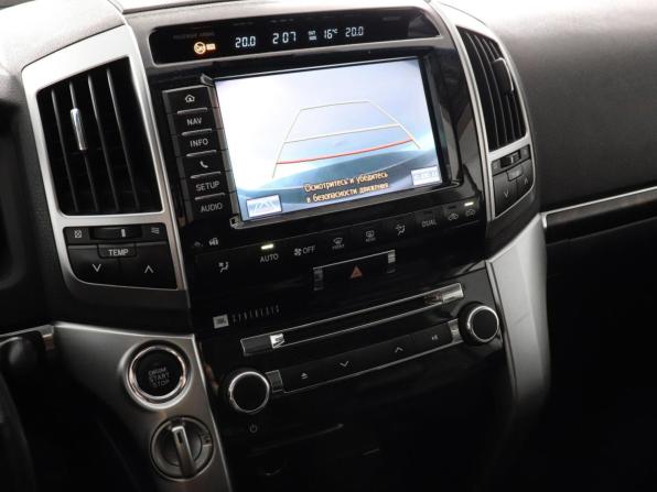 Toyota Land Cruiser 200 Series Рестайлинг 1 с пробегом 2014 года, цена 2 740 000 рублей, 282872 км, внедорожник, Автокод Объявления