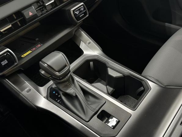 Toyota RAV4 VI (XA60) с пробегом 2025 года, цена 4 300 000 рублей, 50 км, внедорожник, Автокод Объявления