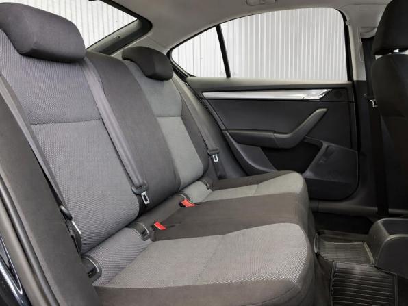 Skoda Octavia III (A7) с пробегом 2013 года, цена 897 000 рублей, 142458 км, лифтбек, Автокод Объявления