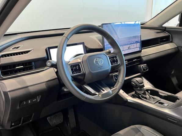 Toyota RAV4 VI (XA60) с пробегом 2026 года, цена 4 270 000 рублей, 43 км, внедорожник, Автокод Объявления