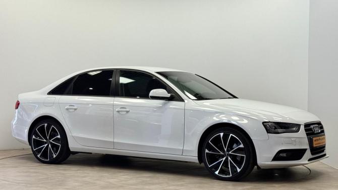 Audi A4 IV (B8) Рестайлинг с пробегом 2013 года, цена 1 240 000 рублей, 204439 км, седан, Автокод Объявления