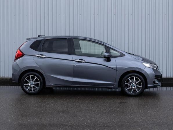 Honda Fit III Рестайлинг с пробегом 2018 года, цена 1 129 000 рублей, 156004 км, хэтчбек, Автокод Объявления
