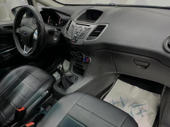 Ford Fiesta Mk6 Рестайлинг с пробегом 2016 года, цена 660 000 рублей, 250638 км, седан, Автокод Объявления