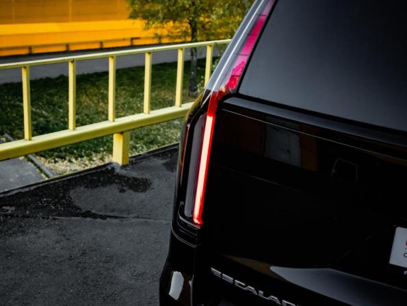 Cadillac Escalade V с пробегом 2023 года, цена 11 000 000 рублей, 27638 км, внедорожник, Автокод Объявления