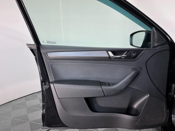 Skoda Rapid I Рестайлинг с пробегом 2019 года, цена 1 289 000 рублей, 147000 км, лифтбек, Автокод Объявления