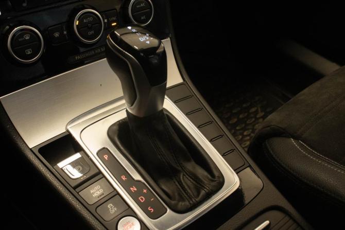 Volkswagen Passat B7 с пробегом 2012 года, цена 1 319 000 рублей, 255406 км, седан, Автокод Объявления