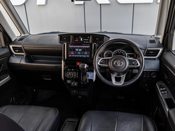 Toyota Roomy I Рестайлинг с пробегом 2021 года, цена 1 477 000 рублей, 54391 км, микровэн, Автокод Объявления