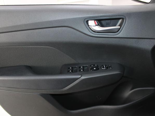 Hyundai Solaris II Рестайлинг с пробегом 2021 года, цена 1 519 900 рублей, 91127 км, седан, Автокод Объявления