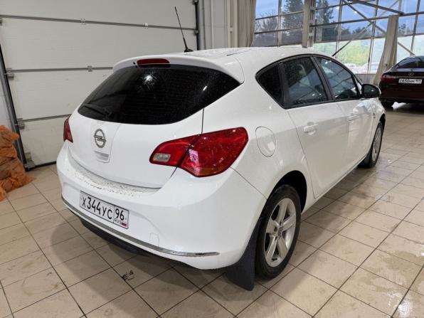 Opel Astra J Рестайлинг с пробегом 2013 года, цена 640 000 рублей, 134267 км, хэтчбек, Автокод Объявления