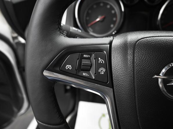 Opel Astra J Рестайлинг с пробегом 2012 года, цена 895 000 рублей, 155956 км, хэтчбек, Автокод Объявления