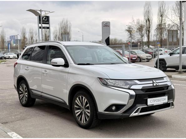 Mitsubishi Outlander III Рестайлинг 3 с пробегом 2019 года, цена 1 787 000 рублей, 208413 км, внедорожник, Автокод Объявления