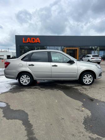 Lada (ВАЗ) Granta I Рестайлинг с пробегом 2020 года, цена 560 000 рублей, 130000 км, седан, Автокод Объявления