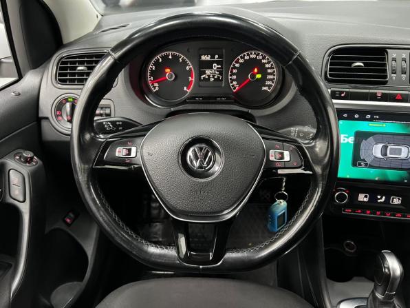 Volkswagen Polo V Рестайлинг с пробегом 2015 года, цена 990 000 рублей, 192379 км, седан, Автокод Объявления