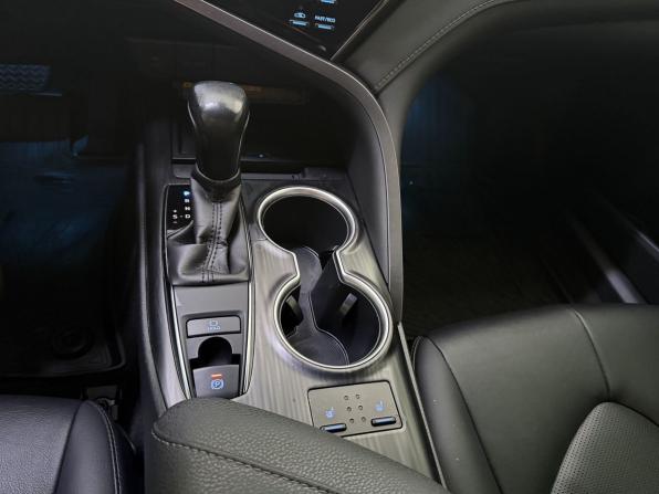 Toyota Camry VIII (XV70) Рестайлинг с пробегом 2021 года, цена 2 900 000 рублей, 95733 км, седан, Автокод Объявления