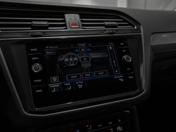 Volkswagen Tiguan II Рестайлинг с пробегом 2021 года, цена 2 275 000 рублей, 171790 км, внедорожник, Автокод Объявления