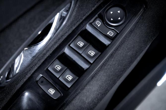 Renault Megane III Рестайлинг с пробегом 2013 года, цена 749 000 рублей, 214000 км, хэтчбек, Автокод Объявления