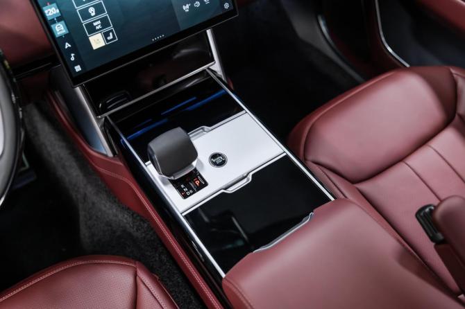 Новый Land Rover Range Rover V 2026 года, цена 27 990 000 рублей, внедорожник, Автокод Объявления