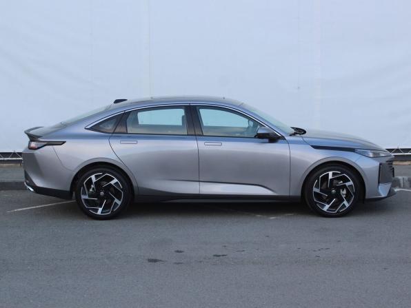 Changan Lamore с пробегом 2023 года, цена 1 900 000 рублей, 7373 км, седан, Автокод Объявления